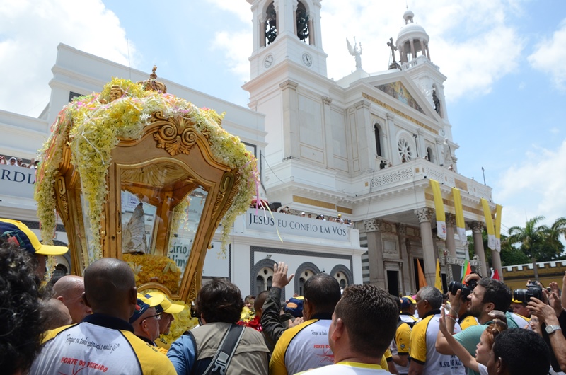 Círio 2017 - Chegada da imagem de Nossa Senhora em frente à Basílica Santuário